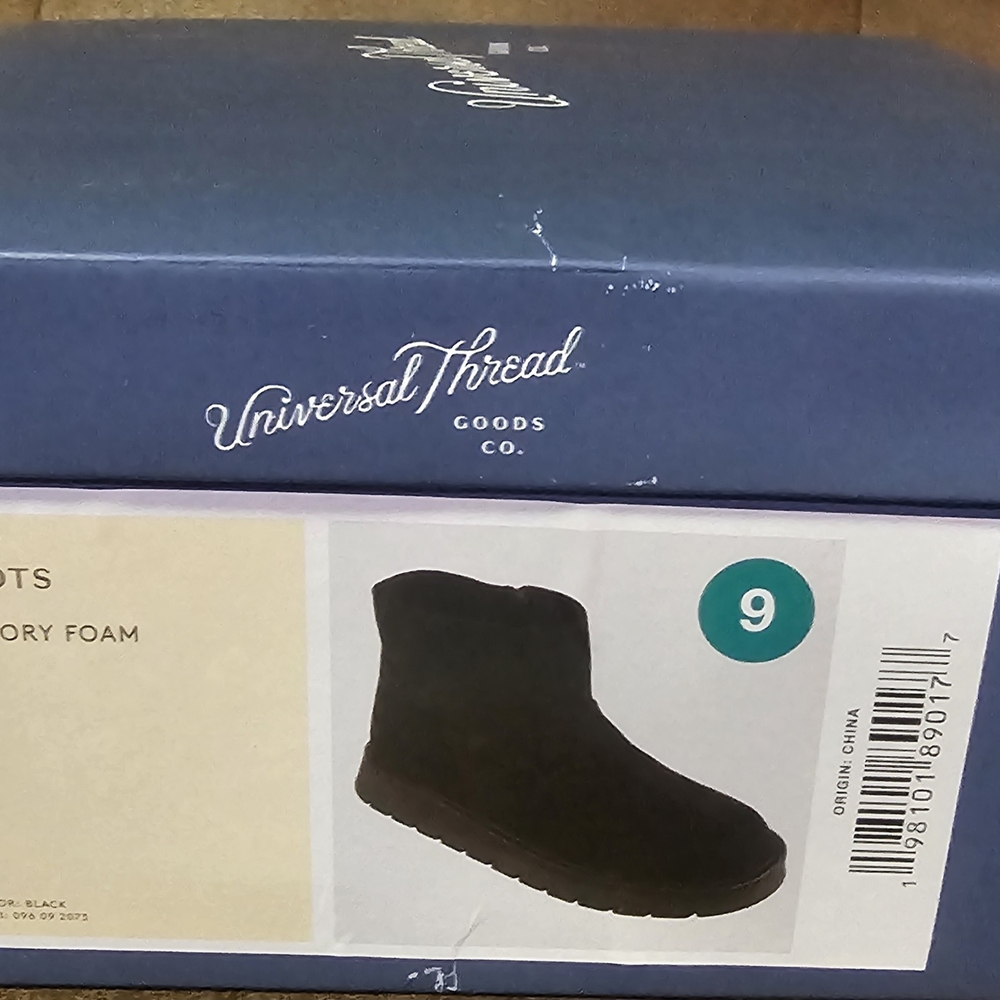 Universal Thread Men's Dark Boots with Memory Foam - Picture 2 of 3